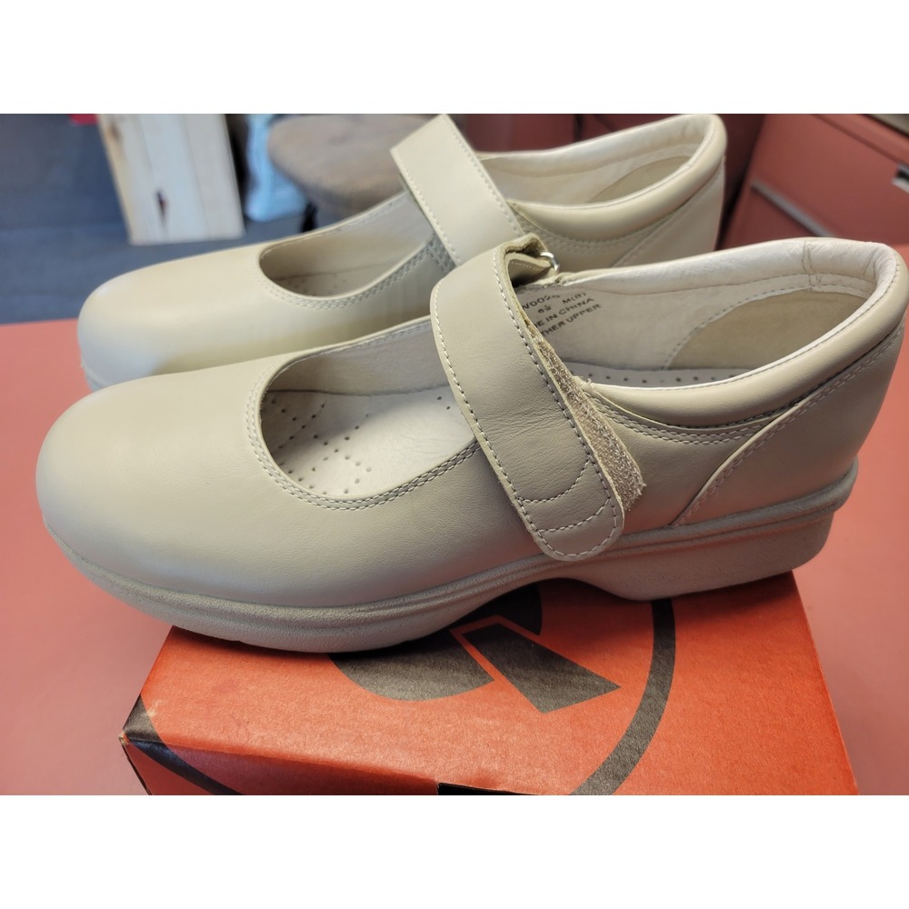 Propet Womens Mary Jane W0029 Bone Leather Walking Shoes 6.5 M Comfort Flats